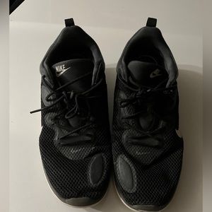 Nike Mens Size 8 Black/White Sneakers